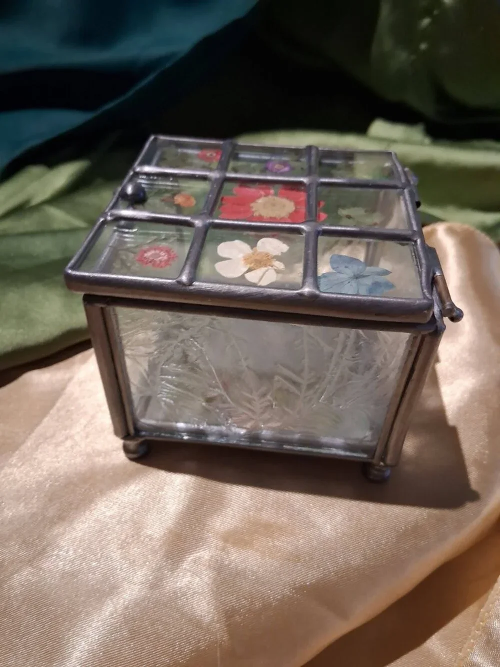 Vintage Pressed Dried Flower Stained Glass Trinket Keepsake Box Mirrored Base